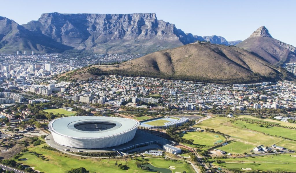 4 La Table Mountain e Città del Capo dall'alto
