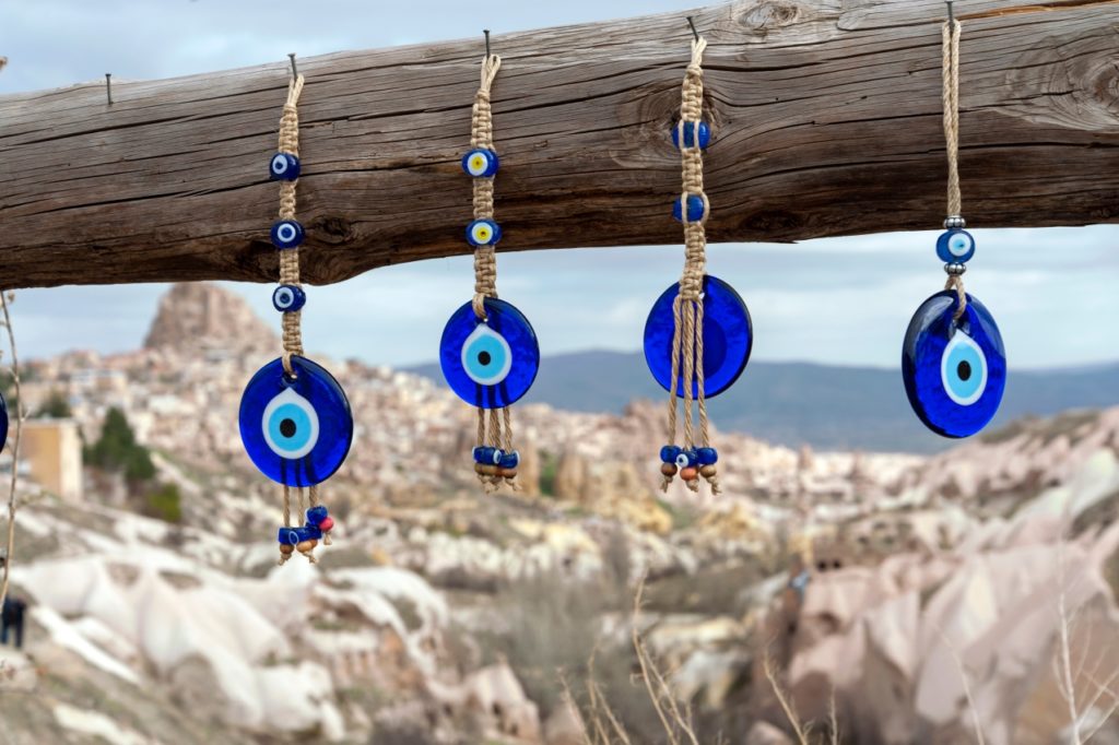 7 Nazar boncuk amulettes de protection