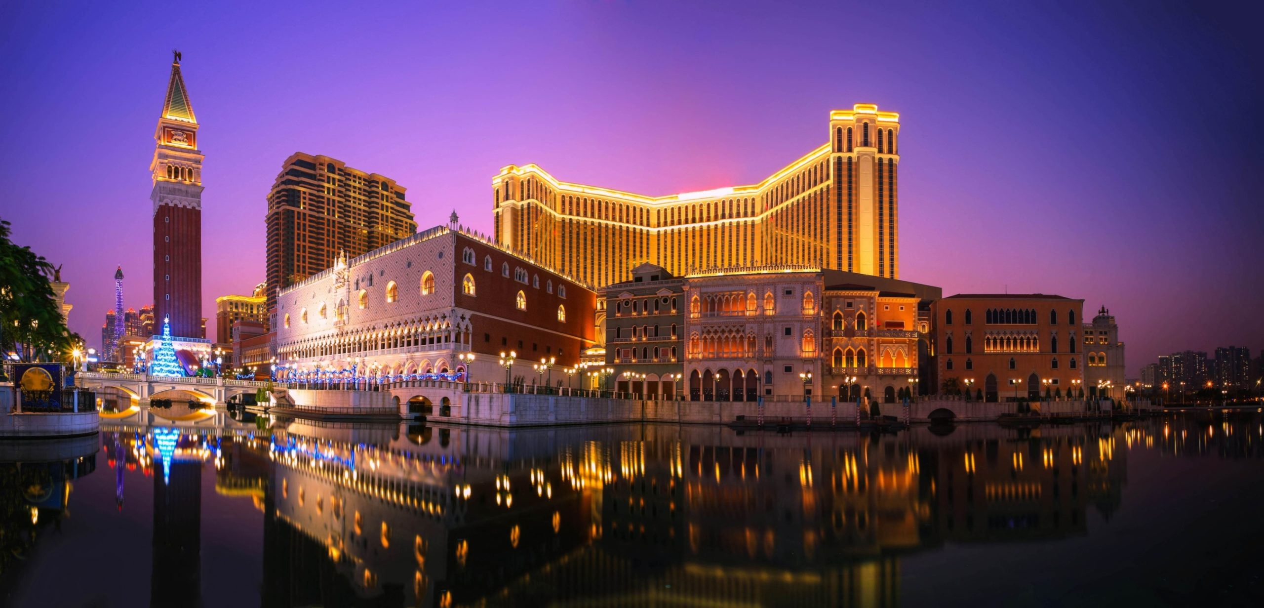 Macao Pano MFM Ville Nuit Casino Overview S1071856457 xTAS scaled