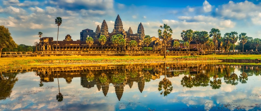 Cambodge Pano REP Site Temple dAngkor Vat se refletant dans leau Unesco S1322309114 xTAS xCIV