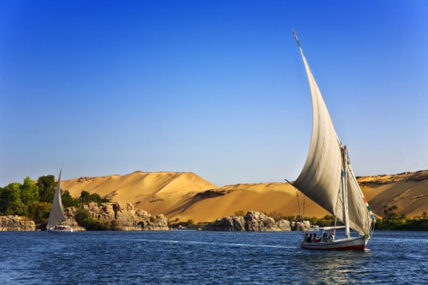 Felouque sur le Nil a Assouan e1654289740205