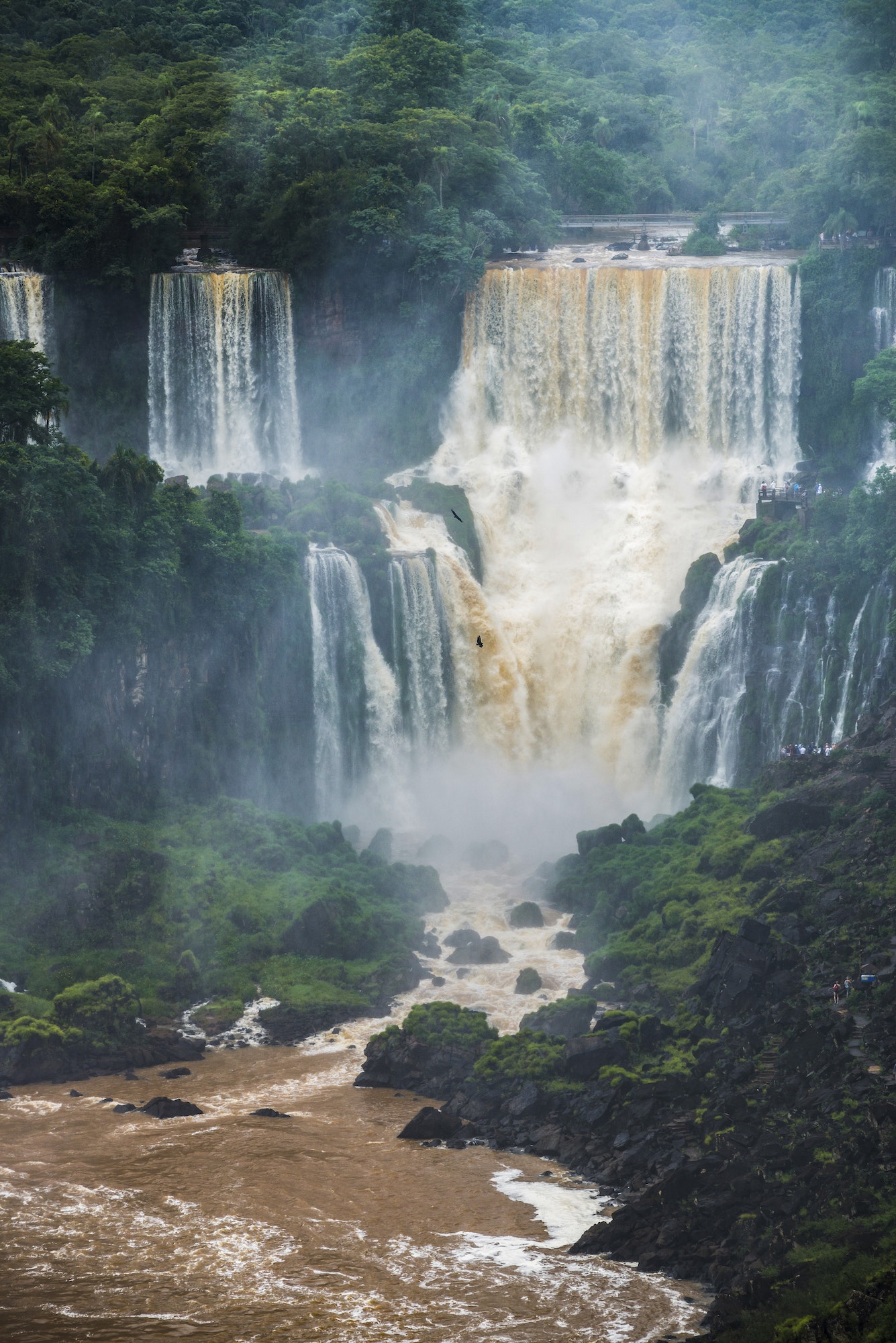 Iguazu Falls (Cataratas del Iguacu), Argentinian side, seen from Brazilian side, Brazil Argentina Pa
